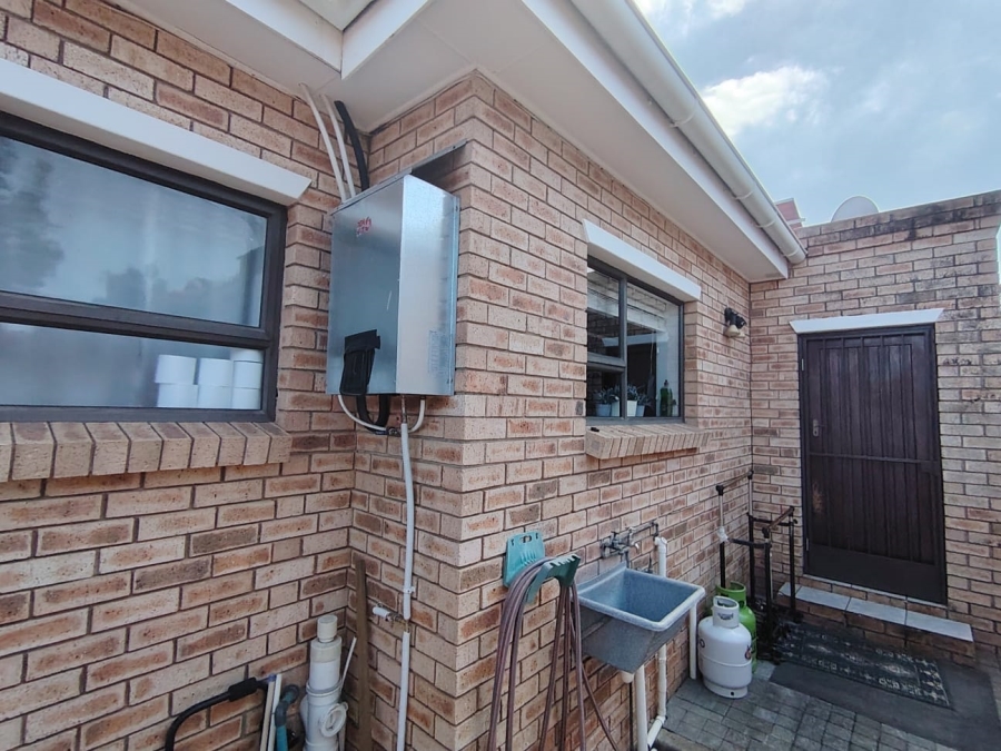 3 Bedroom Property for Sale in Rooi Rivier Rif Western Cape